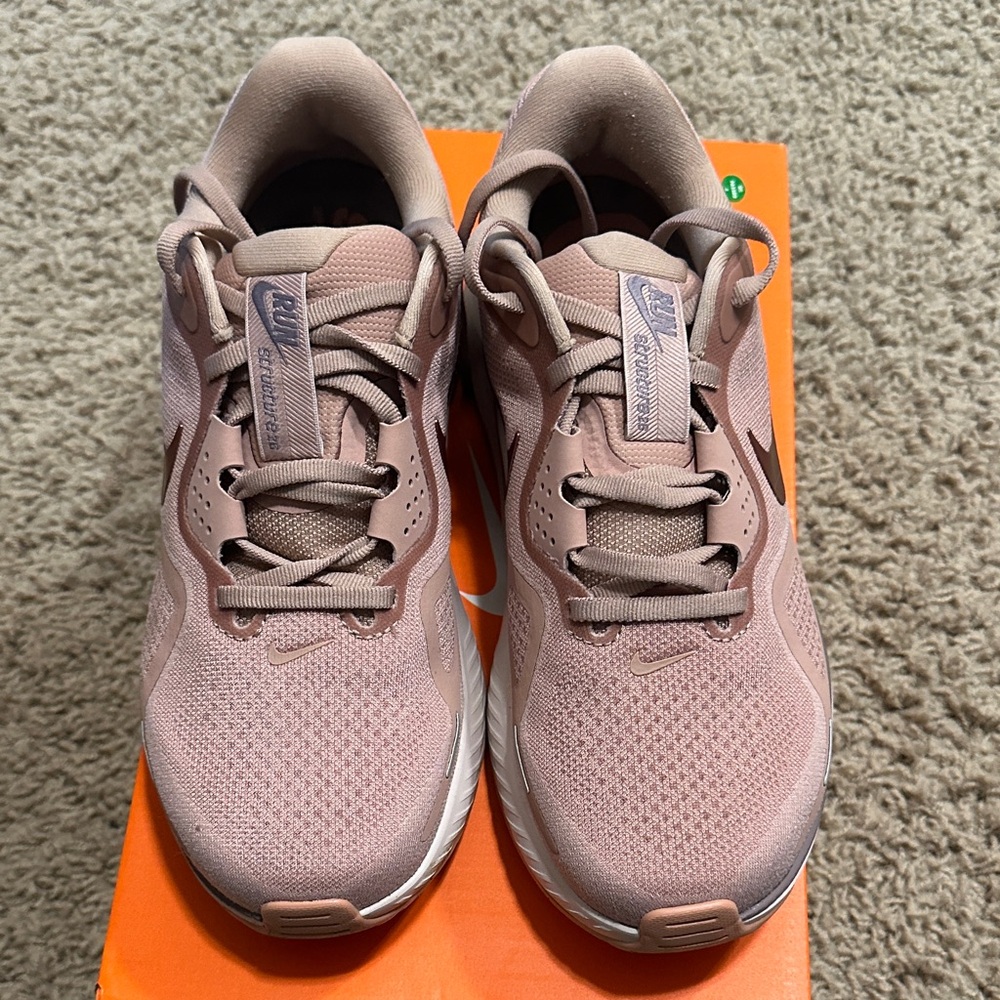 Nike Women's Structure 26 shoes